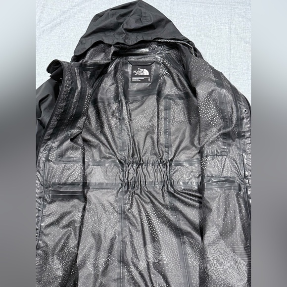 THE NORTH FACE LYNWOOD PARKA, black, medium - Picture 13 of 15